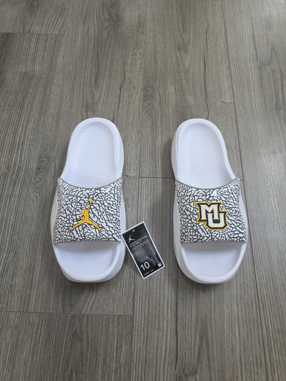 Jordan Franchise Marquette Golden Eagles Team Issued Slides Mens Size 10